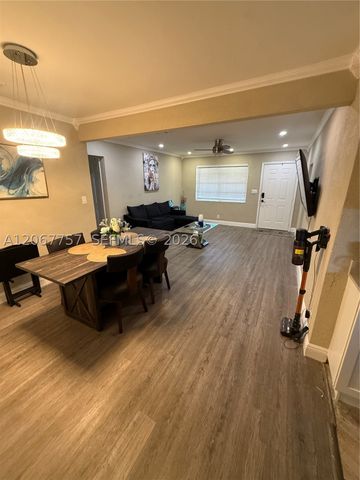 2411 Wiley St, Hollywood, FL 33020