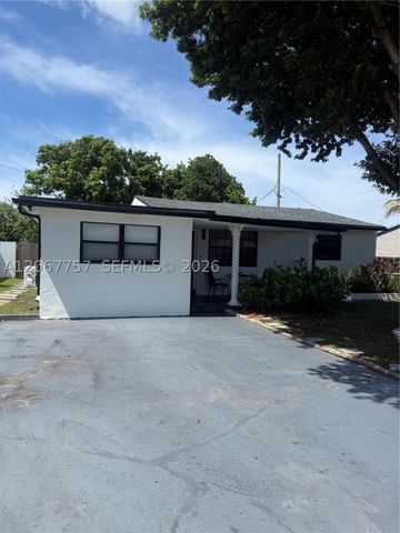 2411 Wiley St, Hollywood, FL 33020