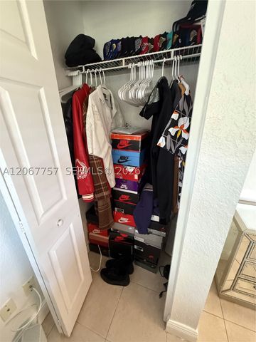 2411 Wiley St, Hollywood, FL 33020
