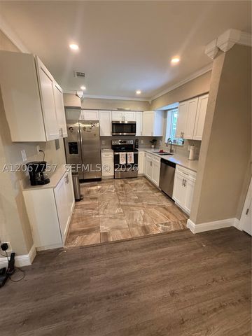 2411 Wiley St, Hollywood, FL 33020