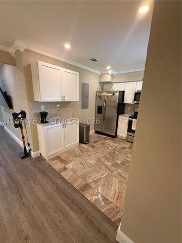 2411 Wiley St, Hollywood, FL 33020