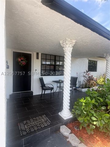 2411 Wiley St, Hollywood, FL 33020