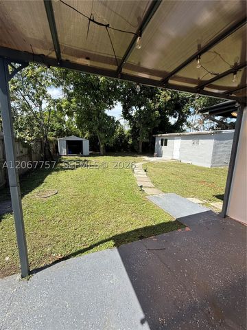 2411 Wiley St, Hollywood, FL 33020