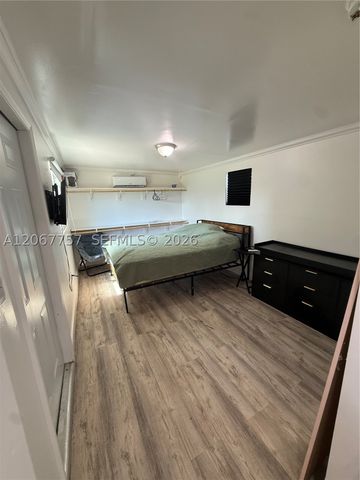 2411 Wiley St, Hollywood, FL 33020