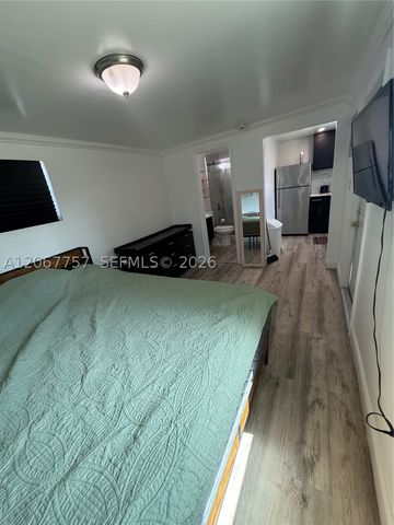 2411 Wiley St, Hollywood, FL 33020