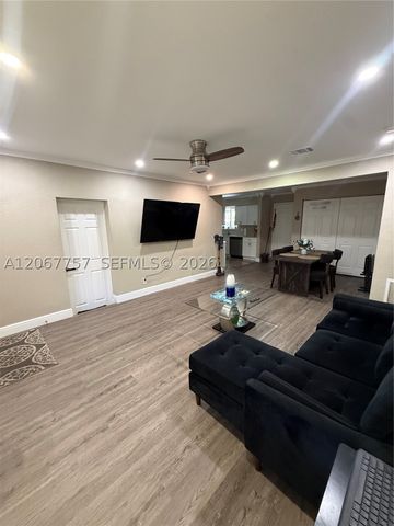 2411 Wiley St, Hollywood, FL 33020