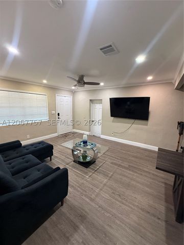 2411 Wiley St, Hollywood, FL 33020