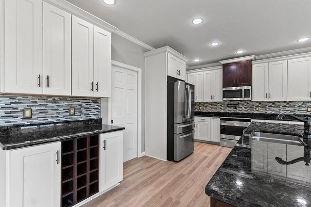 11 CORN SILK COURT, Wrightstown, WI 54180