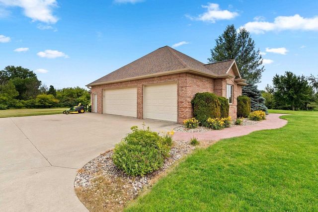 11 CORN SILK COURT, Wrightstown, WI 54180