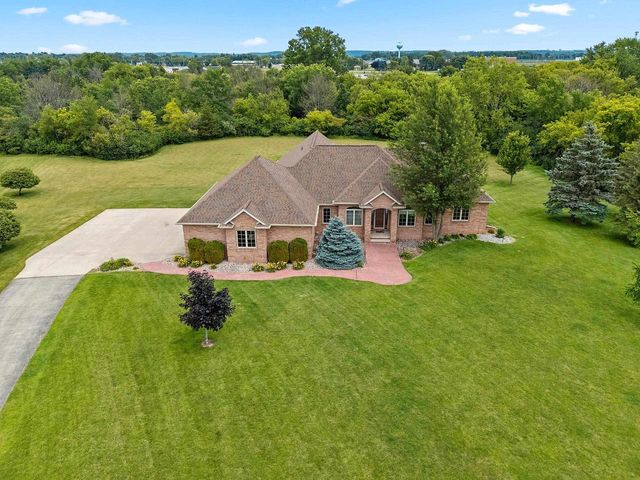 11 CORN SILK COURT, Wrightstown, WI 54180