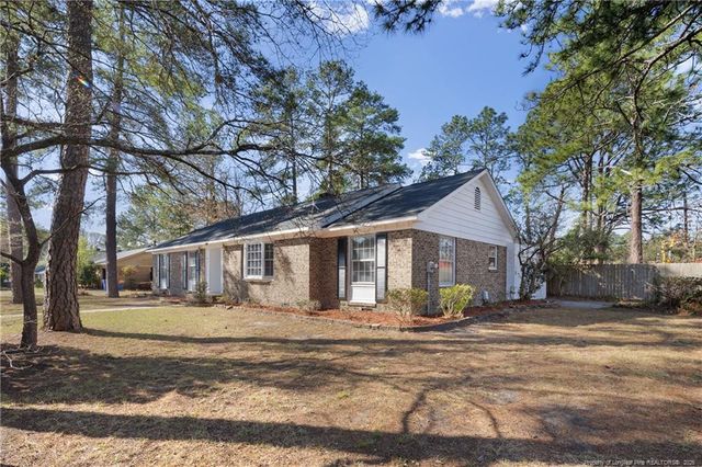 400 Hallmark Road, Fayetteville, NC 28303