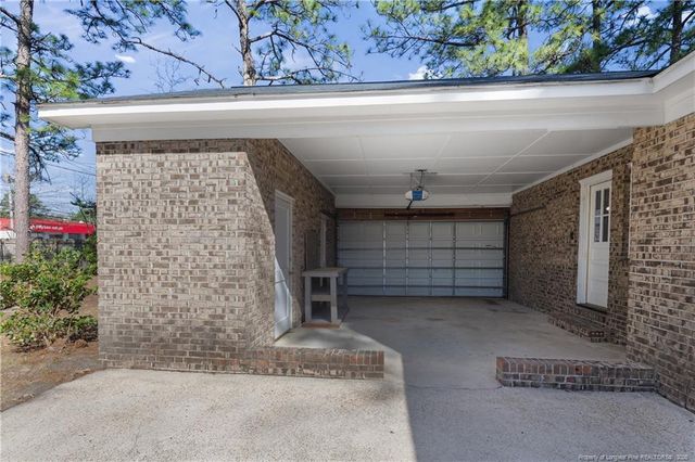 400 Hallmark Road, Fayetteville, NC 28303