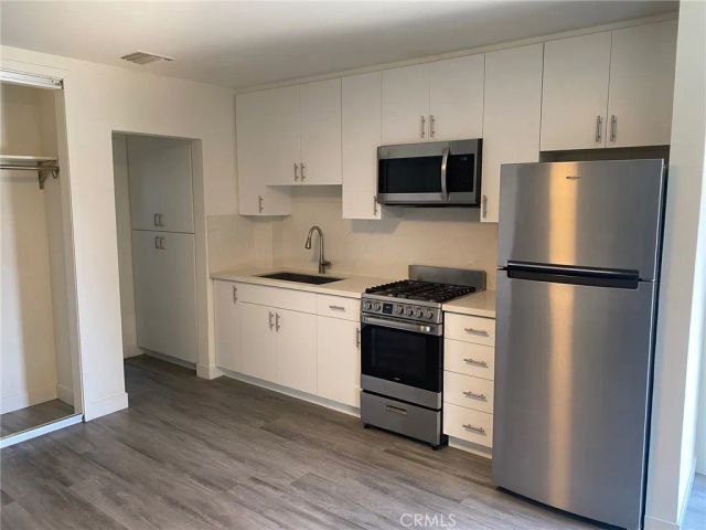 405 W Broadway, Glendale, CA 91204