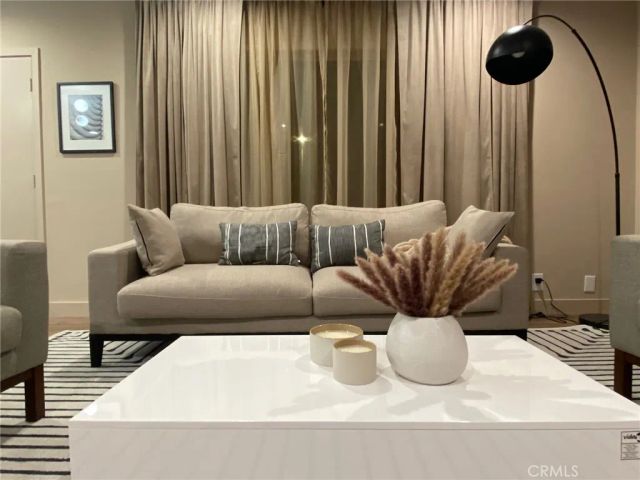 405 W Broadway, Glendale, CA 91204