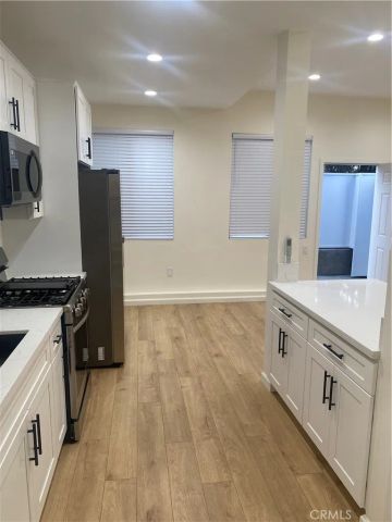 405 W Broadway, Glendale, CA 91204