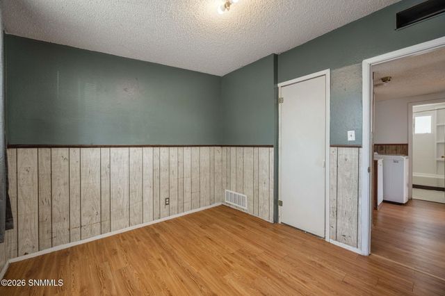 2329 E Idaho Avenue, Las Cruces, NM 88001