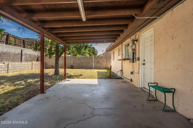 2329 E Idaho Avenue, Las Cruces, NM 88001