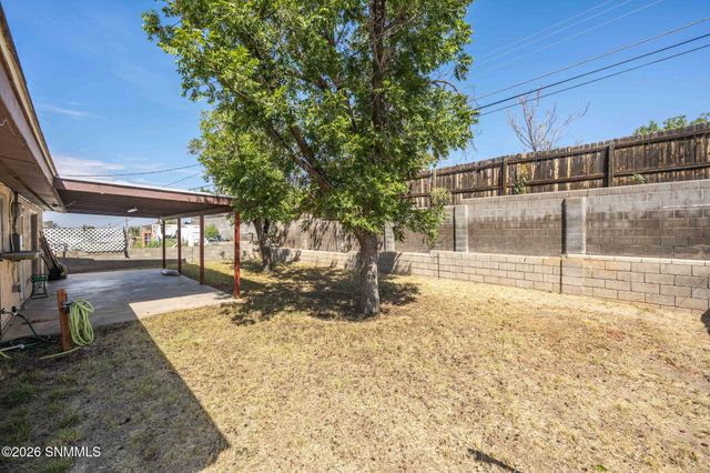 2329 E Idaho Avenue, Las Cruces, NM 88001