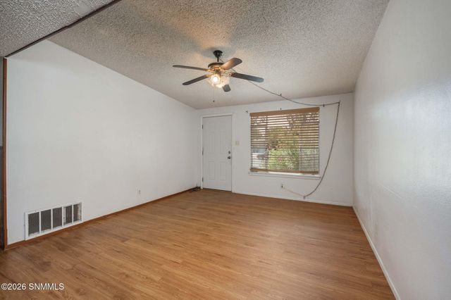 2329 E Idaho Avenue, Las Cruces, NM 88001