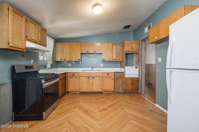 2329 E Idaho Avenue, Las Cruces, NM 88001