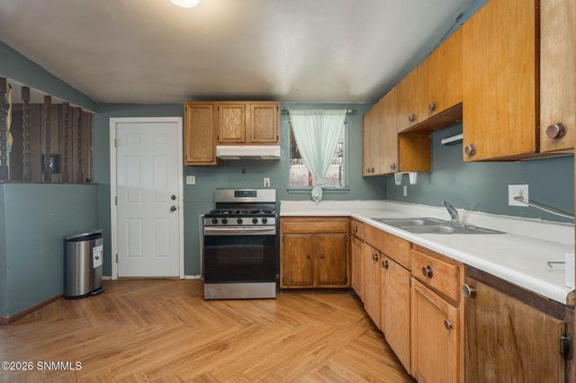 2329 E Idaho Avenue, Las Cruces, NM 88001