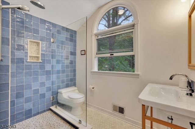 10 Crestview Dr, Hopewell Twp., NJ 08525