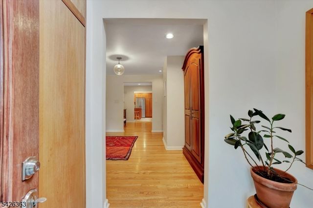 10 Crestview Dr, Hopewell Twp., NJ 08525