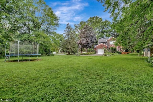 10 Crestview Dr, Hopewell Twp., NJ 08525
