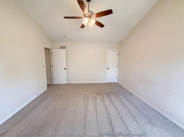 4976 Vicksburg Lane, Hilliard, OH 43026