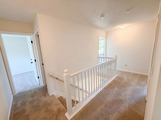 4976 Vicksburg Lane, Hilliard, OH 43026