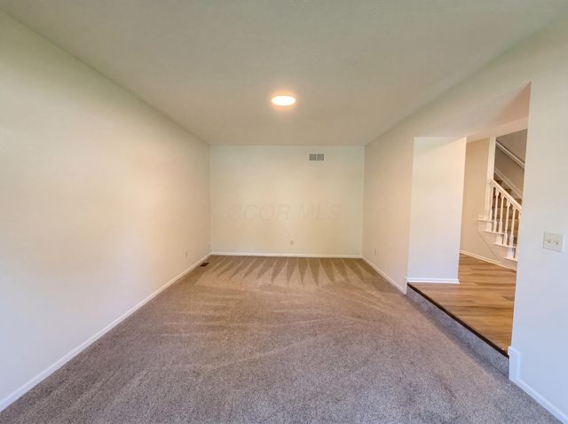 4976 Vicksburg Lane, Hilliard, OH 43026