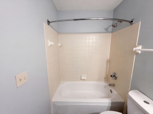 4976 Vicksburg Lane, Hilliard, OH 43026