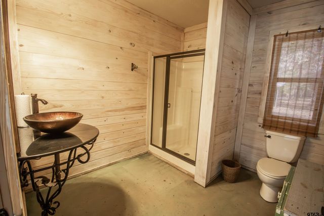 794 Private Road 7219, Jefferson, TX 75657