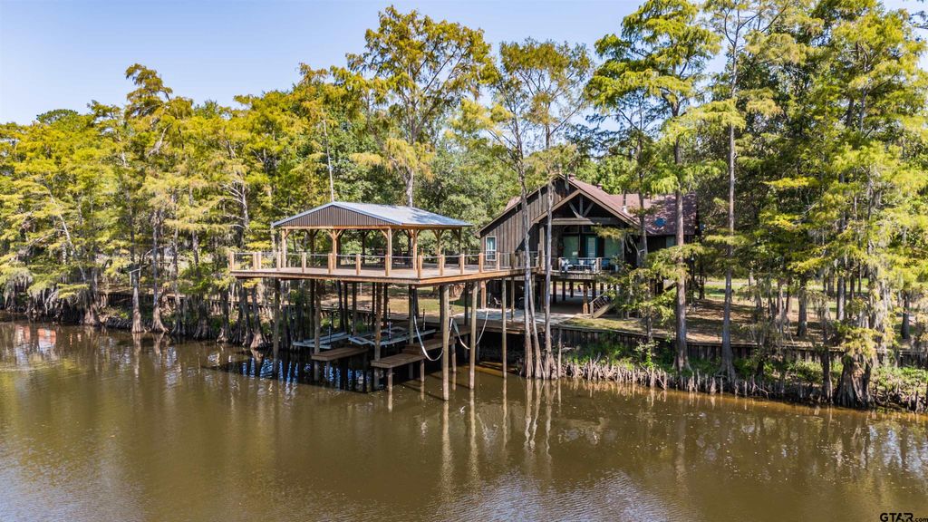 794 Private Road 7219, Jefferson, TX 75657