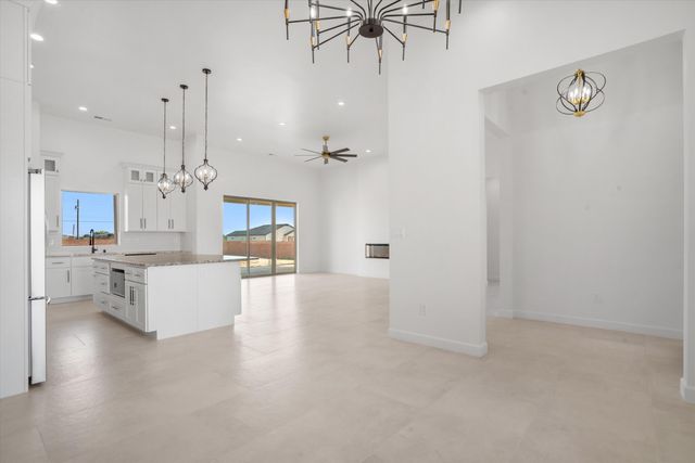 405 9th Avenue NE, Rio Rancho, NM 87124