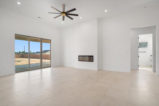 405 9th Avenue NE, Rio Rancho, NM 87124