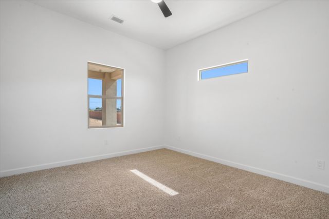 405 9th Avenue NE, Rio Rancho, NM 87124