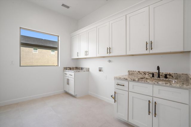 405 9th Avenue NE, Rio Rancho, NM 87124