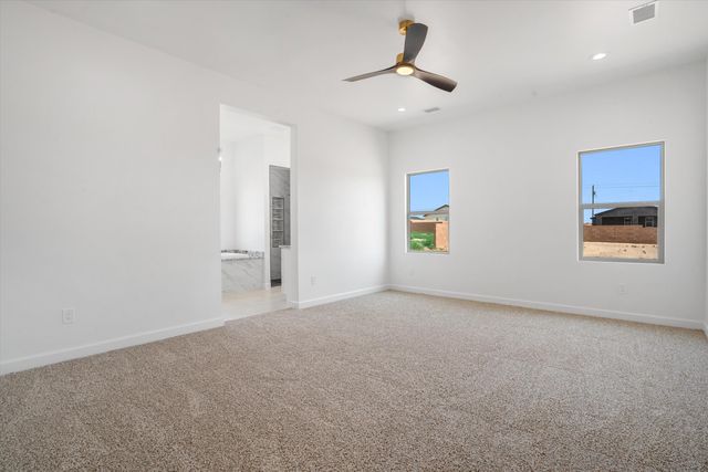 405 9th Avenue NE, Rio Rancho, NM 87124