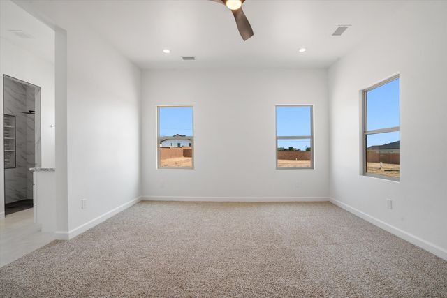 405 9th Avenue NE, Rio Rancho, NM 87124