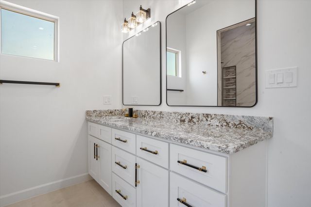 405 9th Avenue NE, Rio Rancho, NM 87124