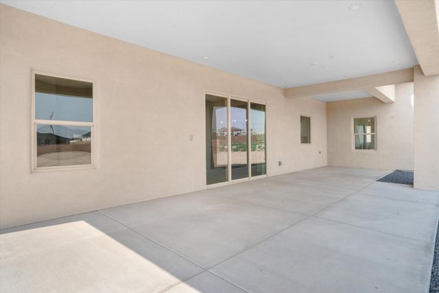 405 9th Avenue NE, Rio Rancho, NM 87124