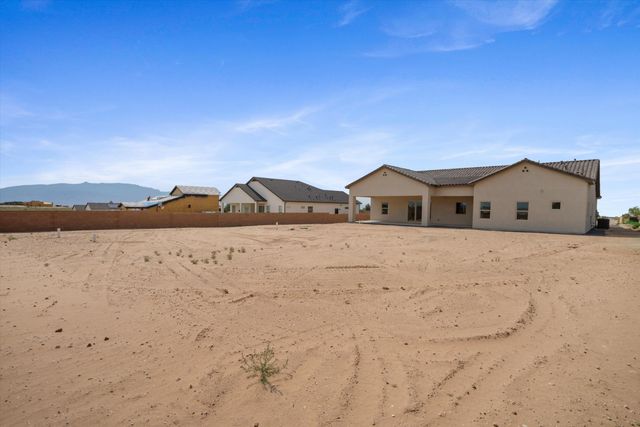 405 9th Avenue NE, Rio Rancho, NM 87124