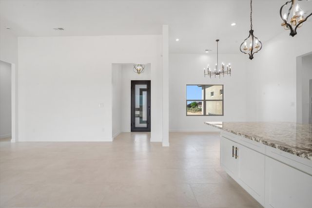 405 9th Avenue NE, Rio Rancho, NM 87124