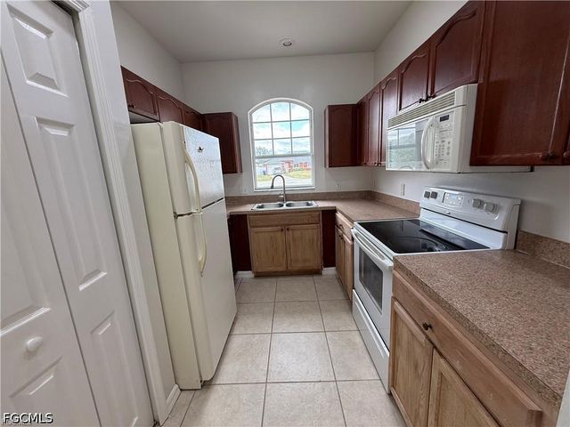 3969 Sunset RD, Lehigh Acres, FL 33971