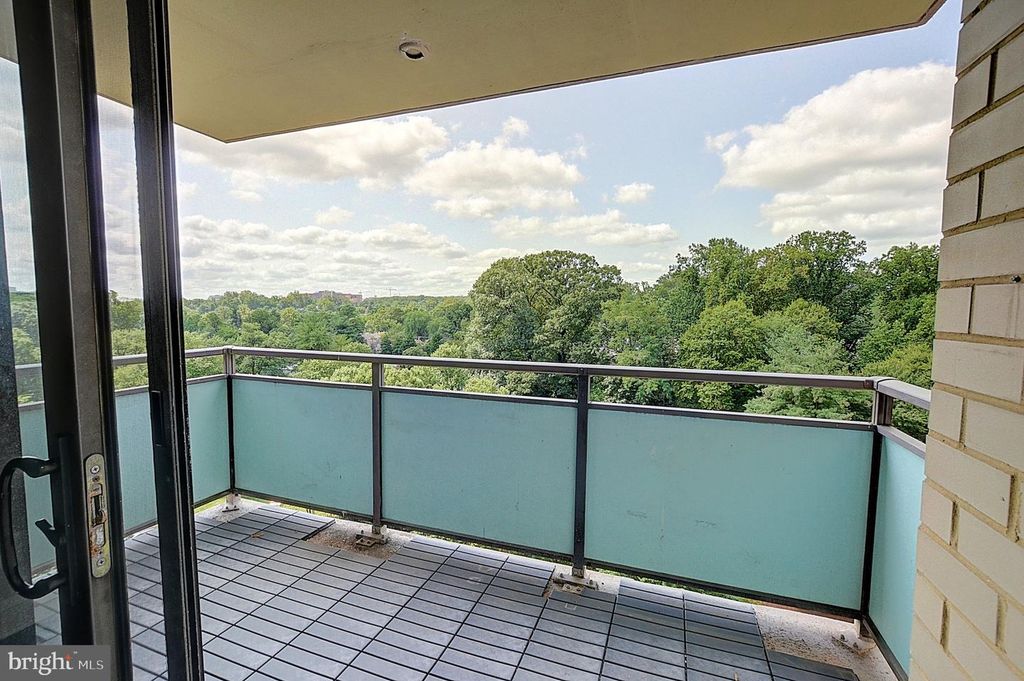 5225 POOKS HILL RD #1016S, Bethesda, MD 20814