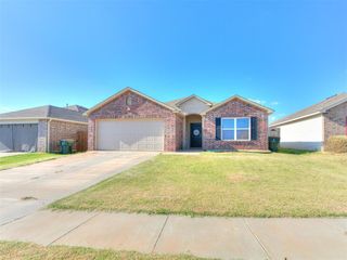 2220 Dillards Drive, Chickasha, OK 73018