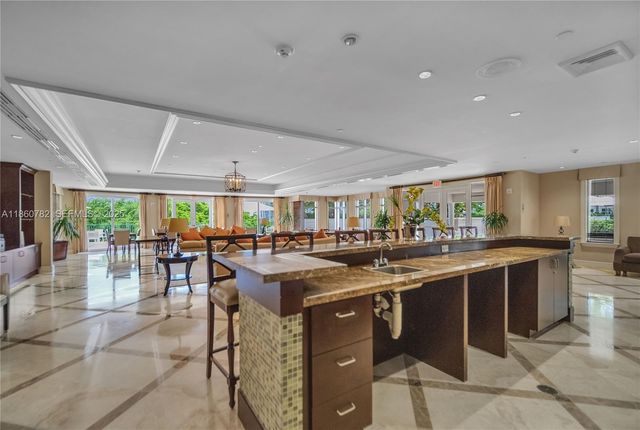 19900 E Country Club Drive 308, Aventura, FL 33180