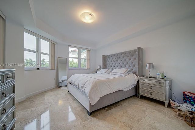 19900 E Country Club Drive 308, Aventura, FL 33180