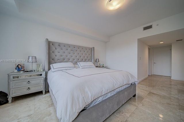 19900 E Country Club Drive 308, Aventura, FL 33180